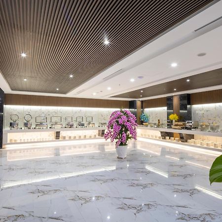 Miracle Luxury Nha Trang Hotel Екстериор снимка
