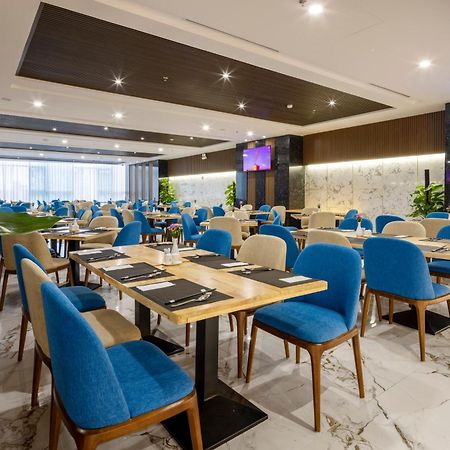 Miracle Luxury Nha Trang Hotel Екстериор снимка