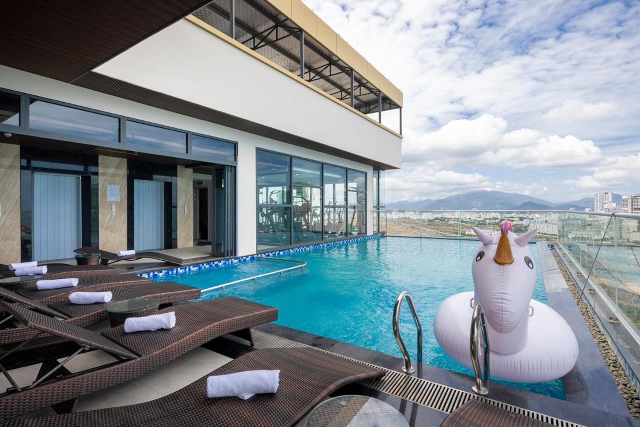 Miracle Luxury Nha Trang Hotel Екстериор снимка