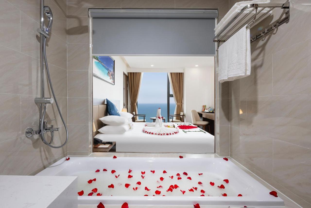 Miracle Luxury Nha Trang Hotel Екстериор снимка