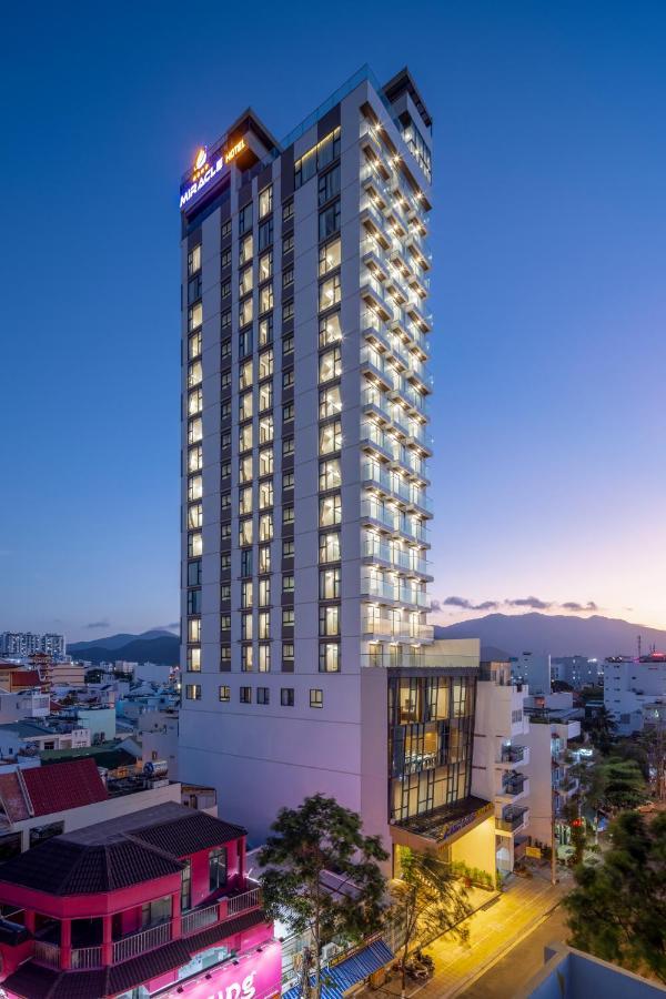 Miracle Luxury Nha Trang Hotel Екстериор снимка