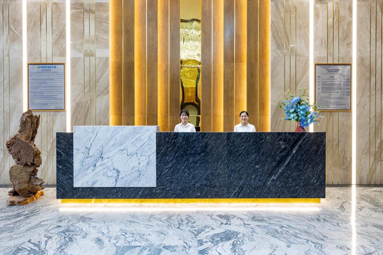 Miracle Luxury Nha Trang Hotel Екстериор снимка