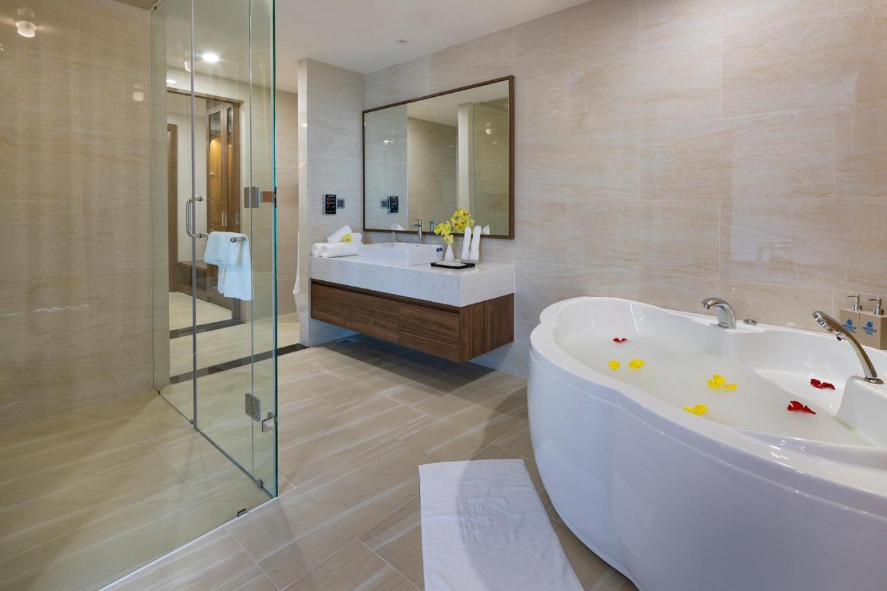 Miracle Luxury Nha Trang Hotel Екстериор снимка