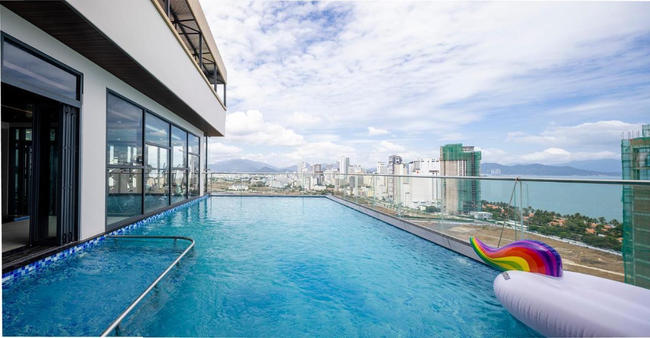 Miracle Luxury Nha Trang Hotel Екстериор снимка