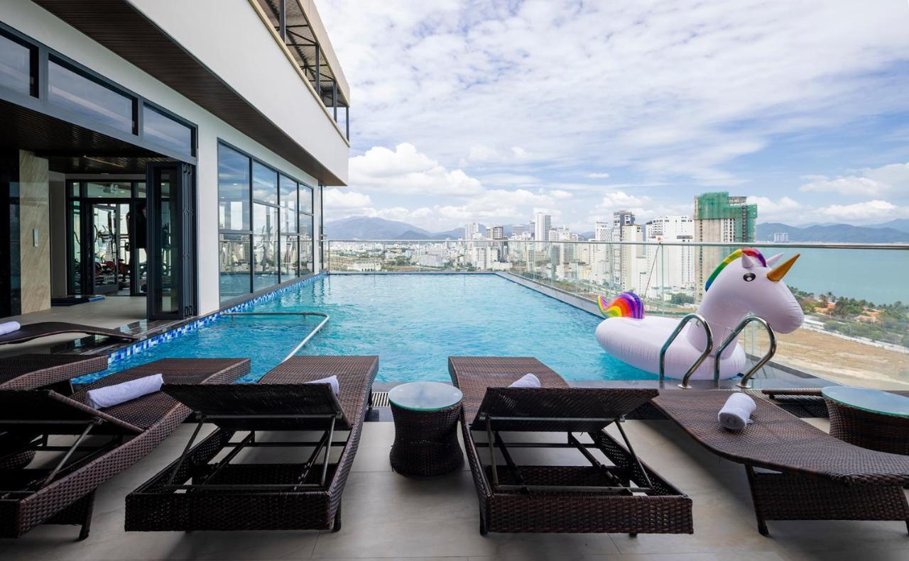 Miracle Luxury Nha Trang Hotel Екстериор снимка