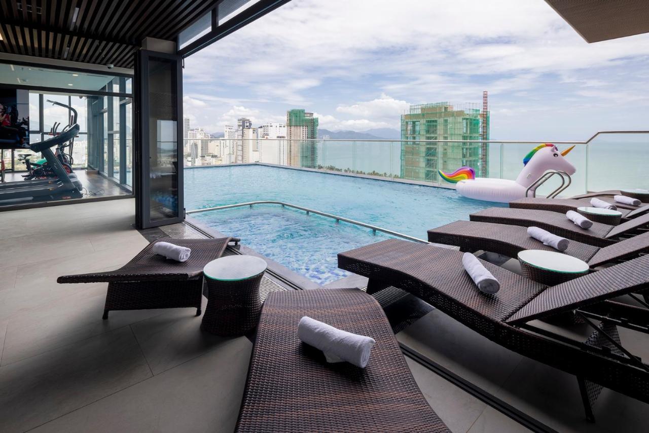 Miracle Luxury Nha Trang Hotel Екстериор снимка