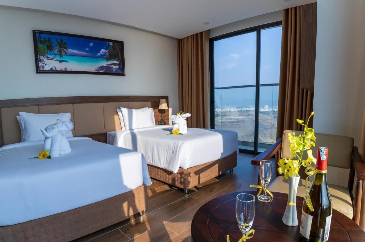 Miracle Luxury Nha Trang Hotel Екстериор снимка