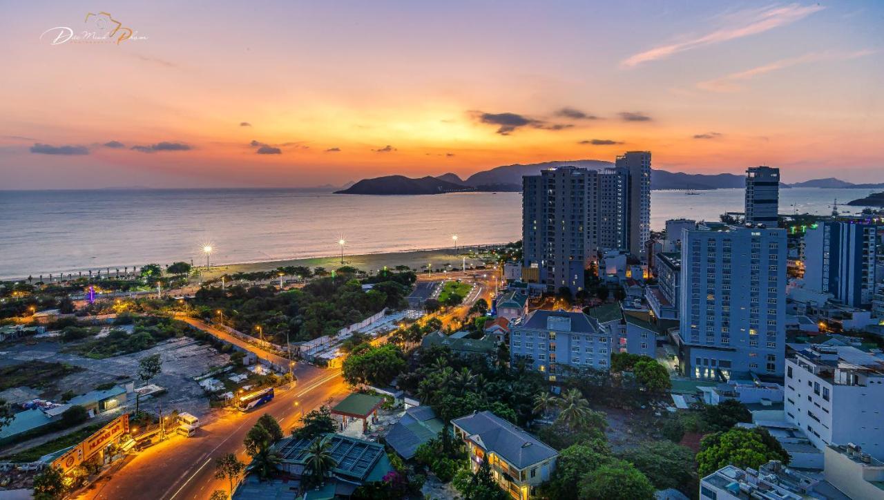 Miracle Luxury Nha Trang Hotel Екстериор снимка