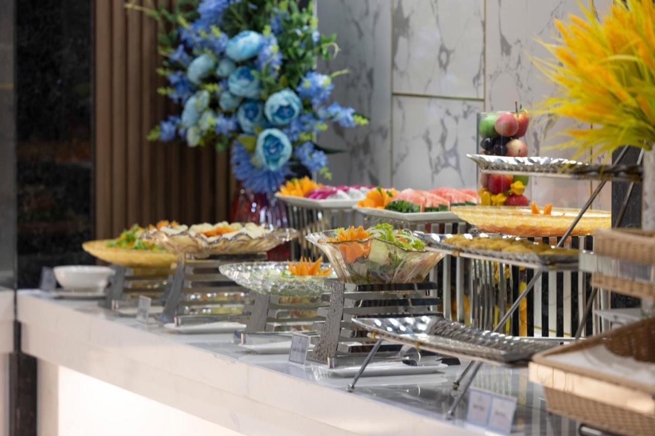 Miracle Luxury Nha Trang Hotel Екстериор снимка