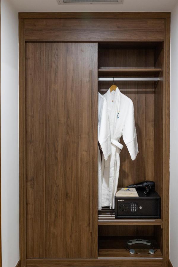 Miracle Luxury Nha Trang Hotel Екстериор снимка