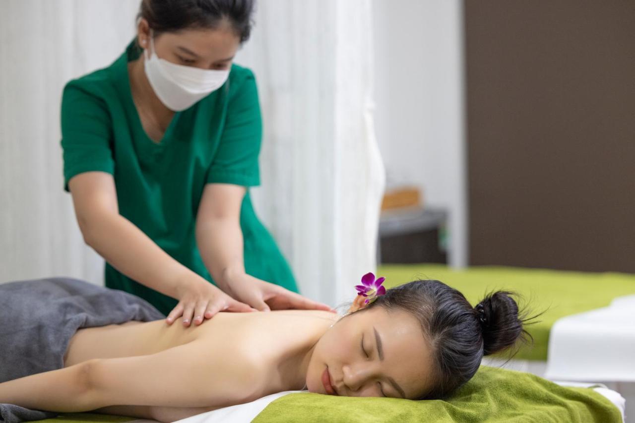 Miracle Luxury Nha Trang Hotel Екстериор снимка