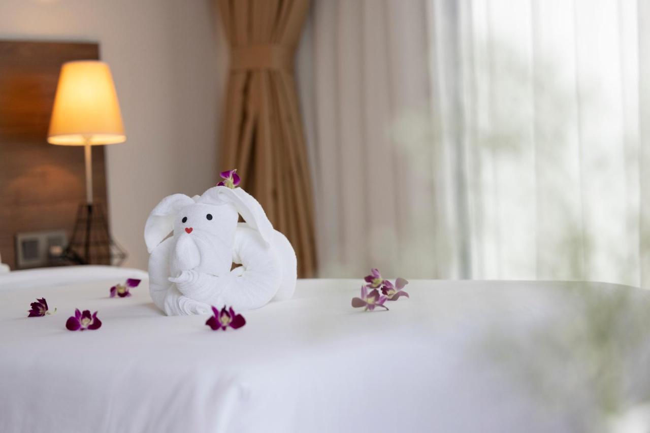 Miracle Luxury Nha Trang Hotel Екстериор снимка