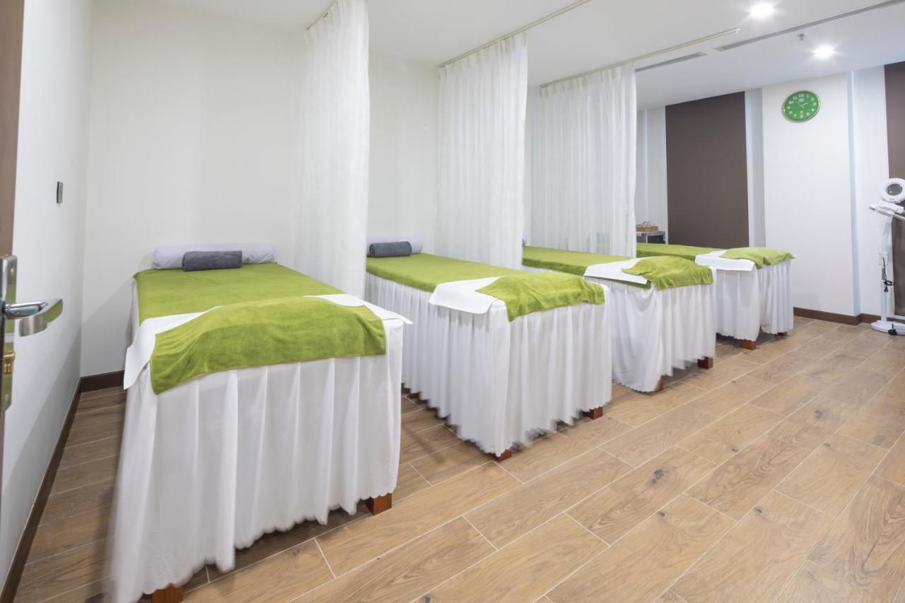 Miracle Luxury Nha Trang Hotel Екстериор снимка
