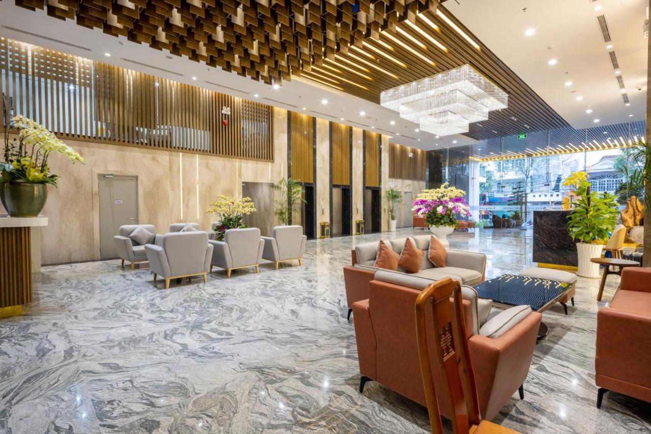 Miracle Luxury Nha Trang Hotel Екстериор снимка