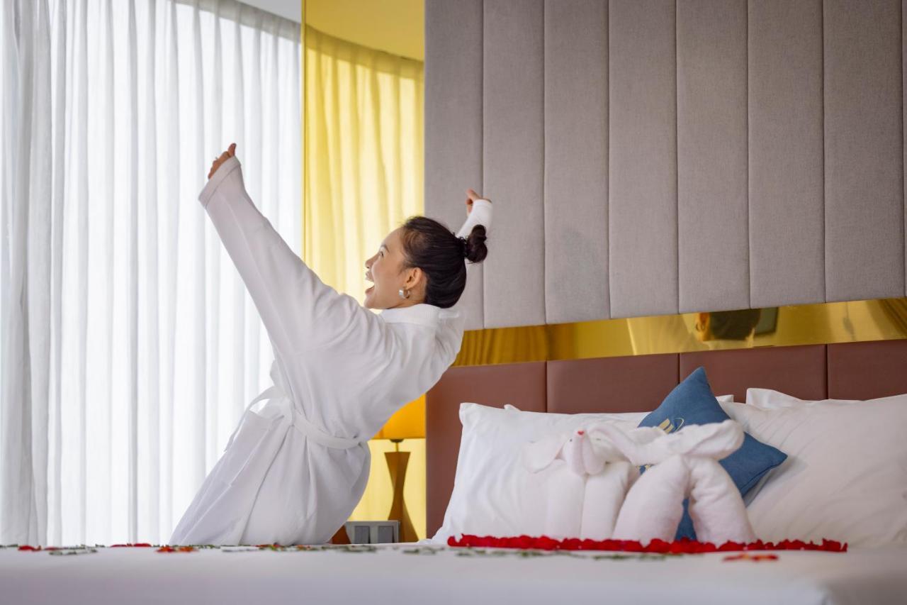 Miracle Luxury Nha Trang Hotel Екстериор снимка