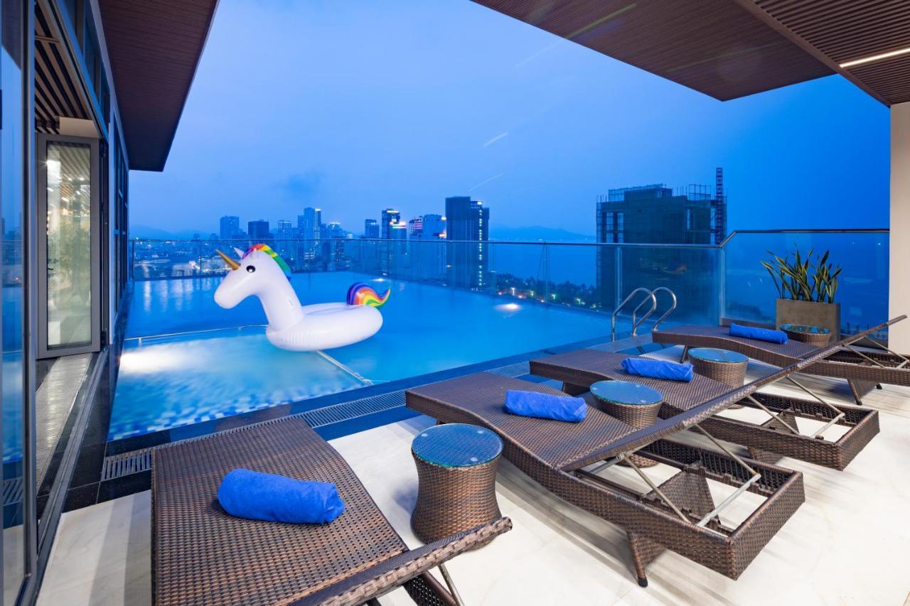 Miracle Luxury Nha Trang Hotel Екстериор снимка
