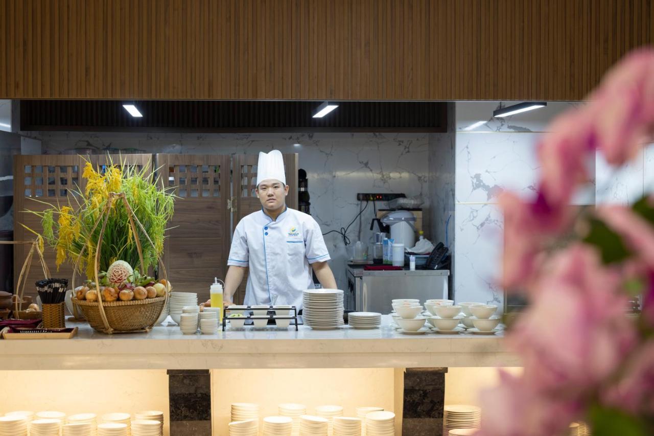 Miracle Luxury Nha Trang Hotel Екстериор снимка