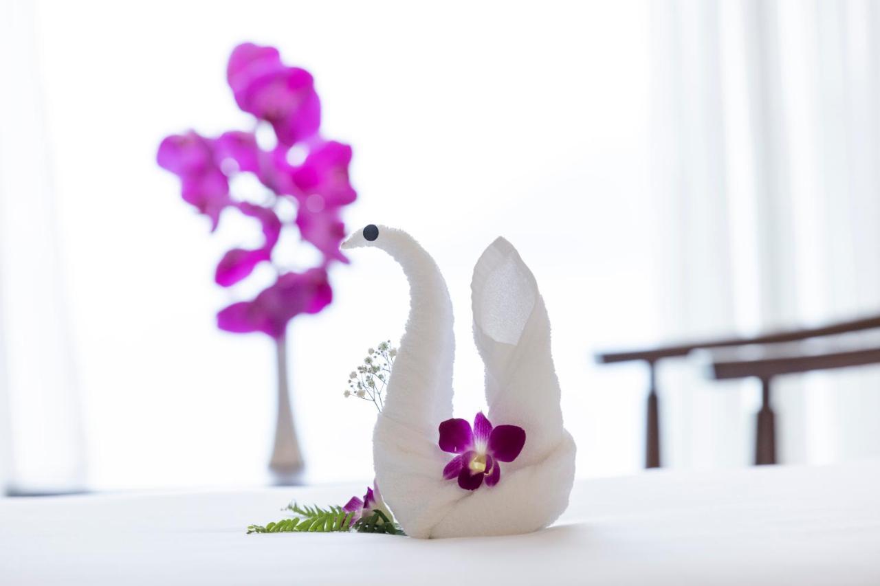 Miracle Luxury Nha Trang Hotel Екстериор снимка